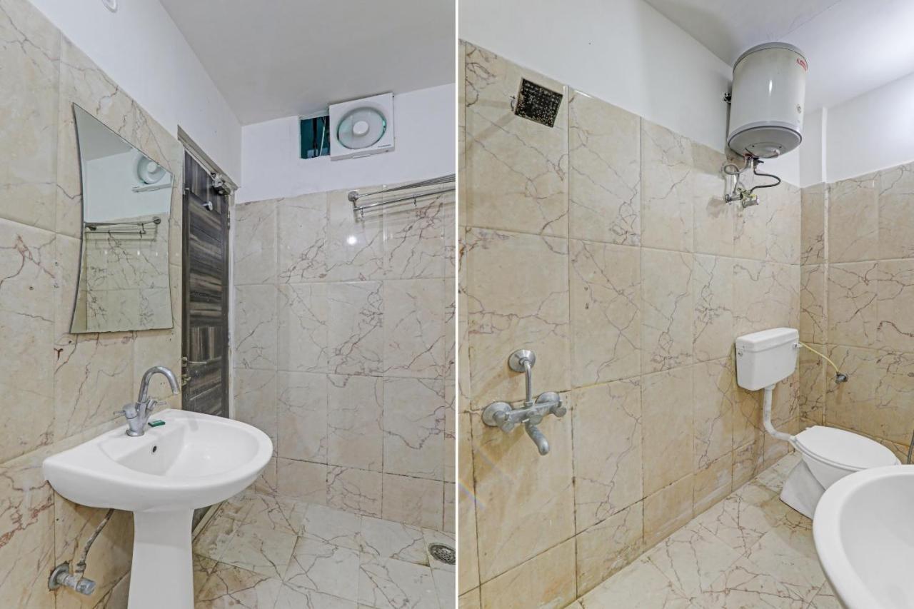 Oyo Flagship 81064 Chaudhary In Hotel Горакпур Екстериор снимка