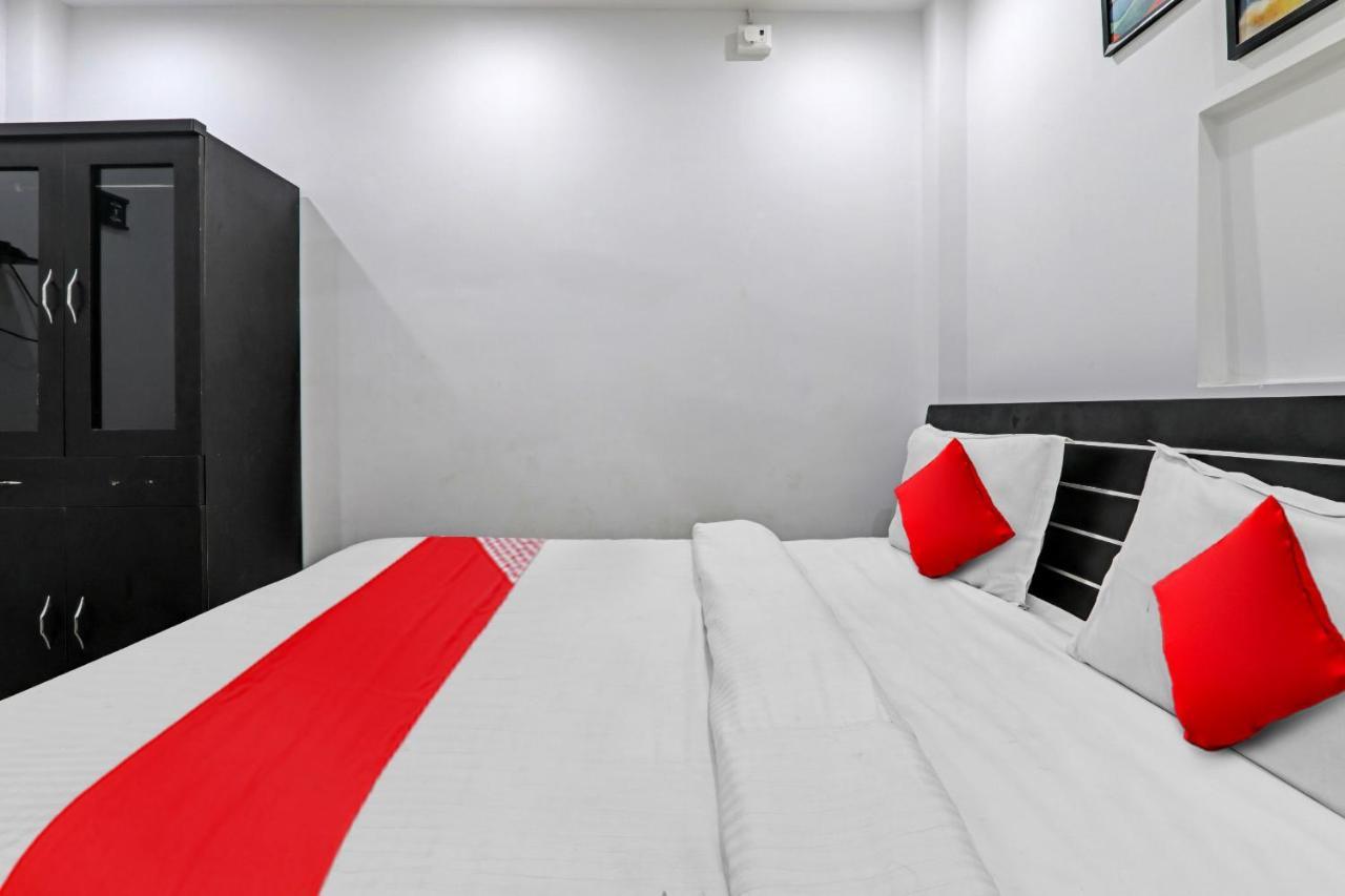 Oyo Flagship 81064 Chaudhary In Hotel Горакпур Екстериор снимка