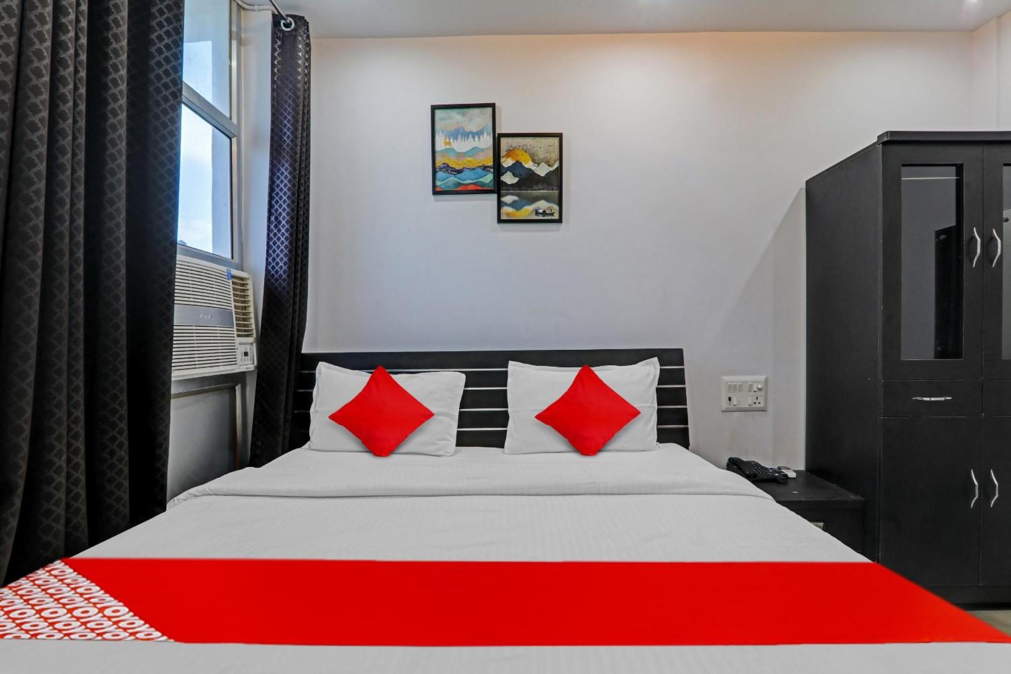 Oyo Flagship 81064 Chaudhary In Hotel Горакпур Екстериор снимка
