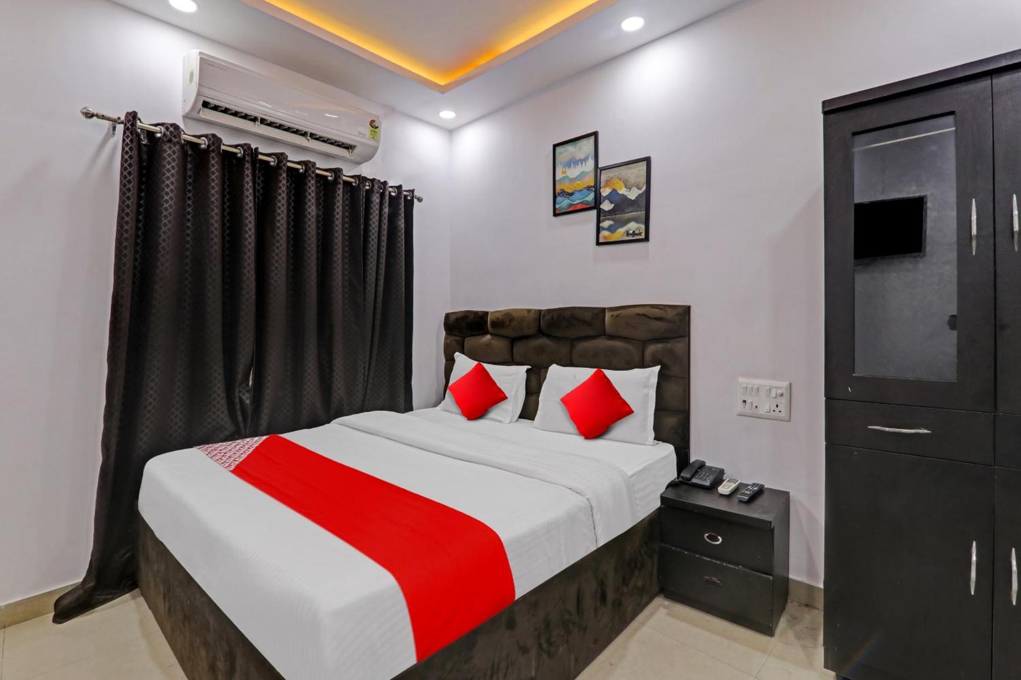 Oyo Flagship 81064 Chaudhary In Hotel Горакпур Екстериор снимка